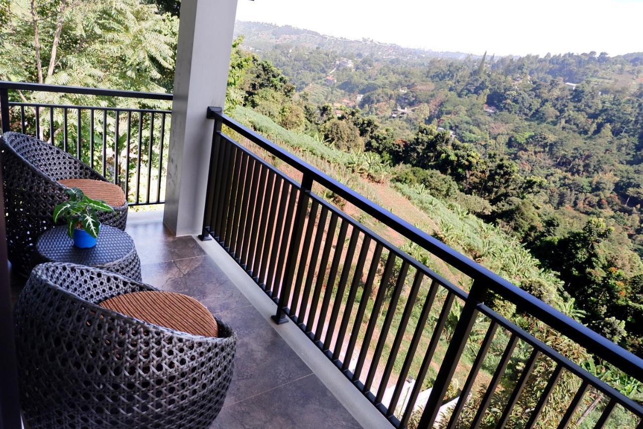 Moment Villa Lembang Bagian luar foto