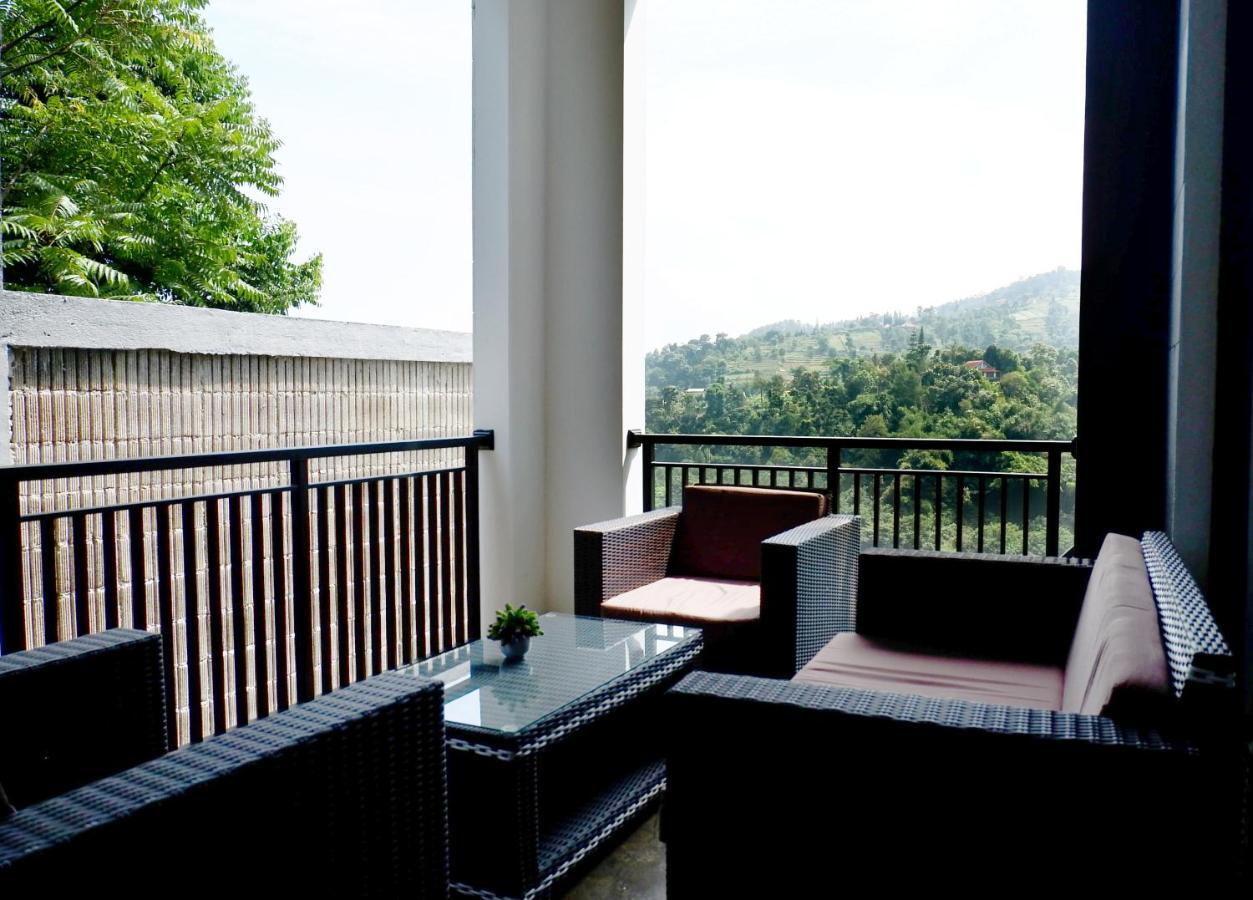Moment Villa Lembang Bagian luar foto